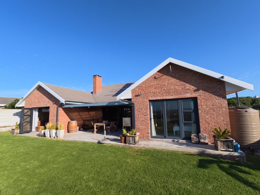 4 Bedroom Property for Sale in Paradise Beach Eastern Cape